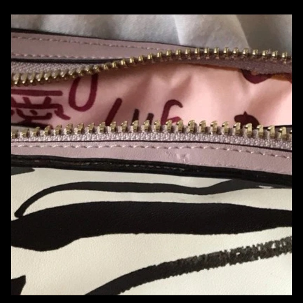 Trish McEvoy Large Travel Makeup Bag Zebra Print Vegan Leather - Picture 10 of 10